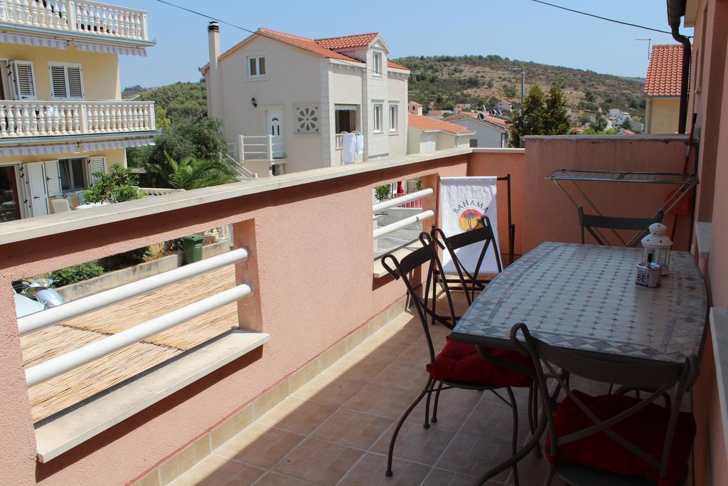 Apartments Luvi Трогир Экстерьер фото